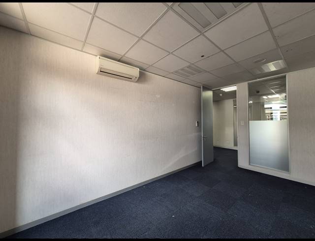 158M² OFFICE TO LET IN ROSEBANK